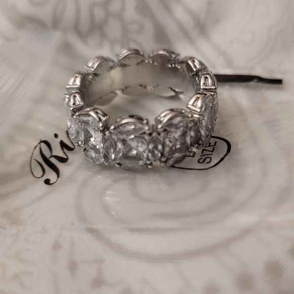 Women's size 8 cubic zirconia ring - stainless steel - Picture 4 of 5